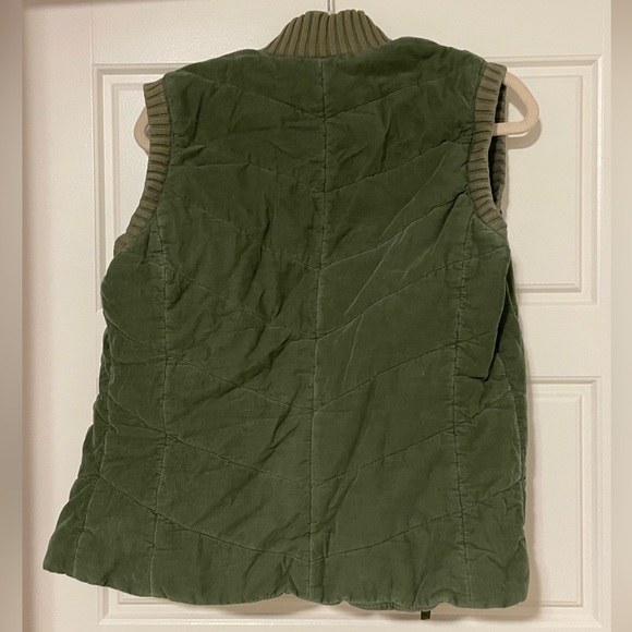 Army green vest - Picture 2 of 3
